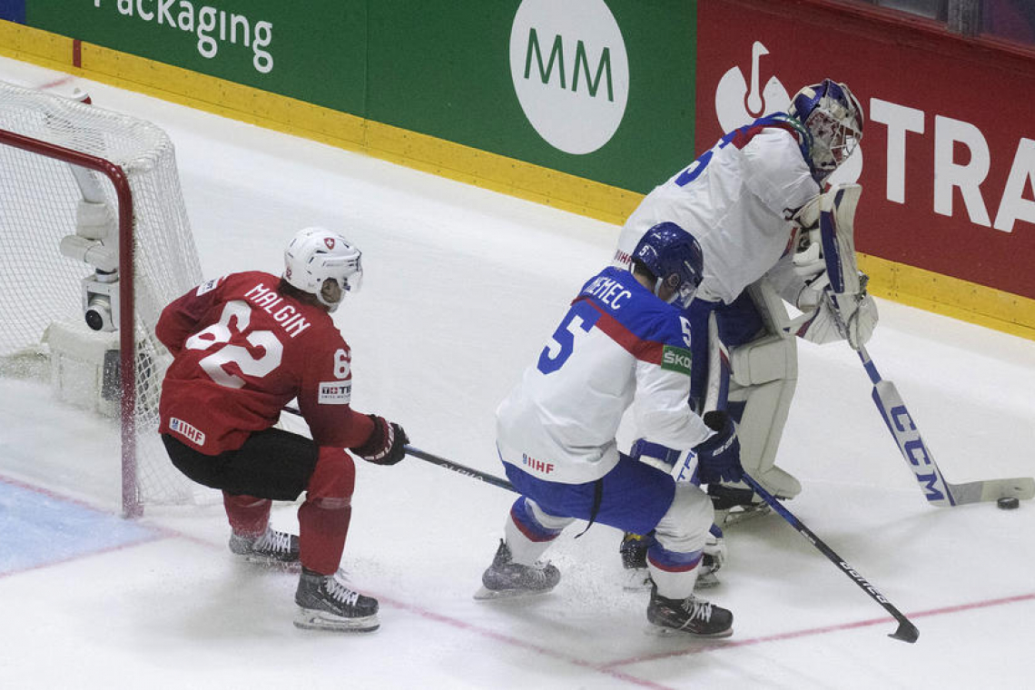 Hokejiste Olimpije okrepil kanadski branilec Carl Neill