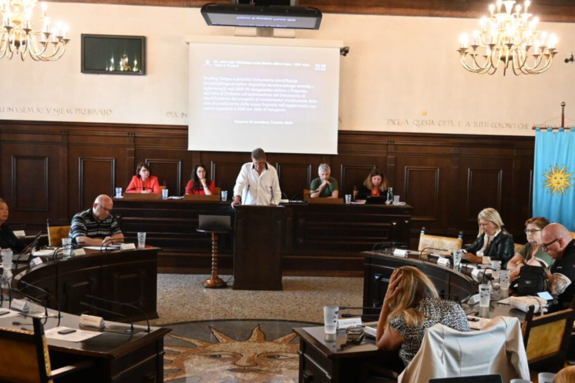 Koper pripravlja kanalizacijo, digitalno preobrazbo in dodatno podporo zdravstvu