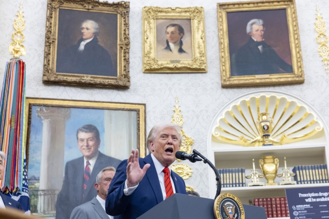 Trump napovedal 100-odstotne carine na ves uvoz iz Kitajske