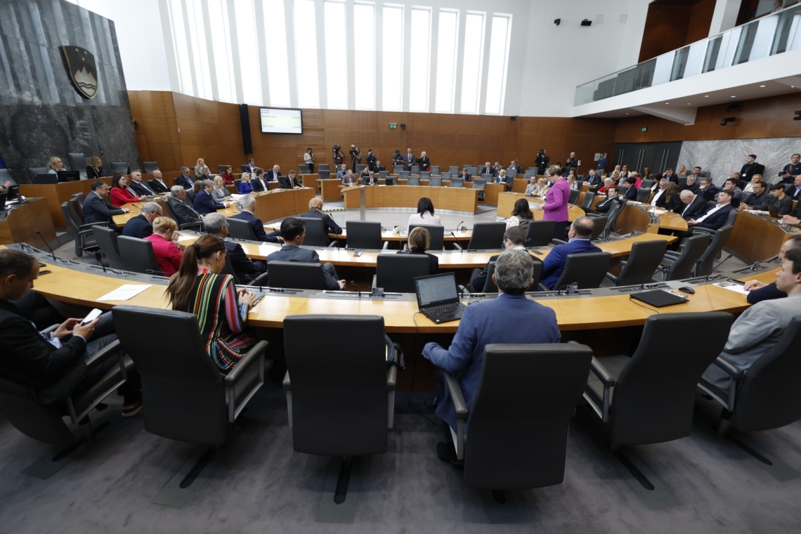 Golob: Uvedba skrajšanega delovnega tedna v tem mandatu ni izvedljiva